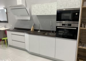 Salinas cocina blanco mate encimera dekton keranium