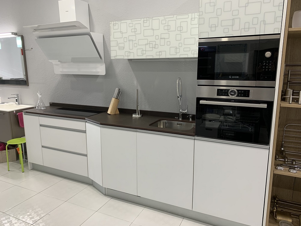 Salinas cocina blanco mate encimera dekton keranium